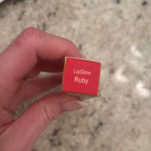 New in box Pixi by Petra lip glow in Ruby - Picture 2 of 2